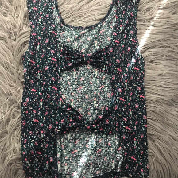 Floral Sleeveless Top - Picture 2 of 2